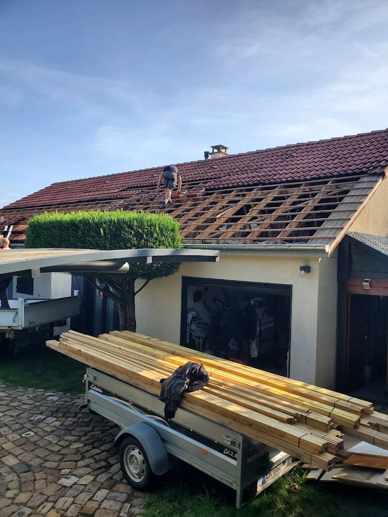 Artisans couvreurs en intervention sur toiture